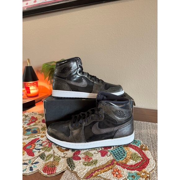 Jordan 1 Retro High OG Black Patent Anthracite White Anti Gravity 332550 017
